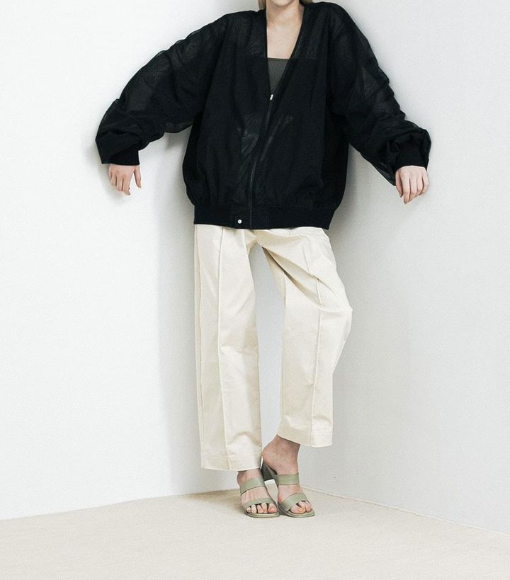 画像: organdy blouson￥19,800（LAATO） www.urban-research.jp