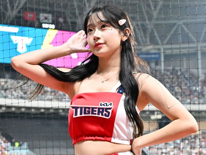 台湾プロ野球 富邦ガーディアンズチア 李珠珢　アクリルスタンド￼2025 李珠珢（イジュウン） 台湾プロ野球 富邦ガーディアンズチア 李珠珢 イ・