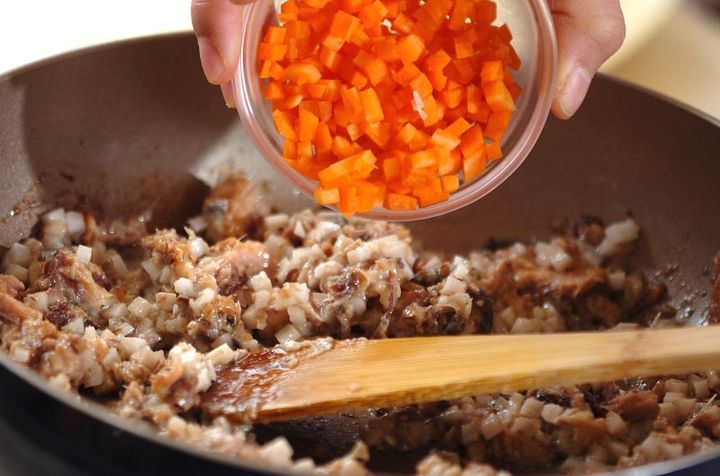 簡単ランチ！サバ缶チャーハンの作り方1