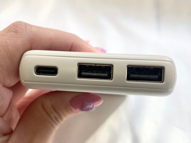 3COINS 《スマホ1回分》モバイルバッテリー5000mAh 出力端子が2つ搭載