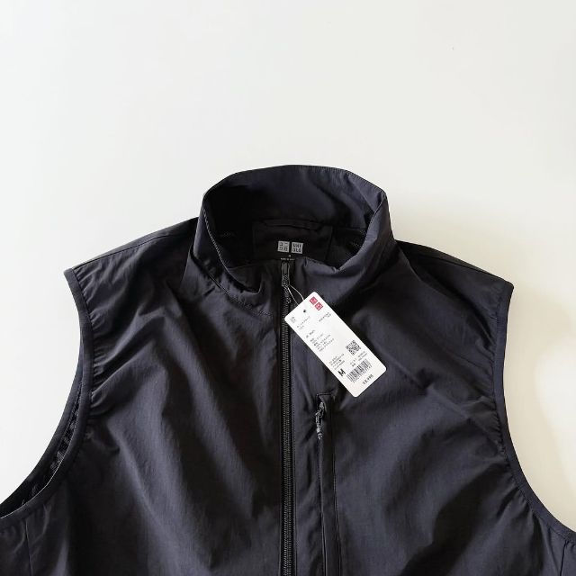 ウィンドプルーフベストの首元