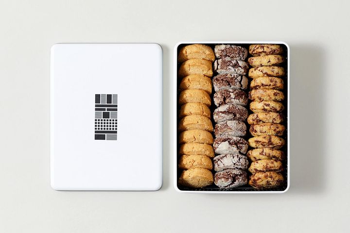 2024年11月のお届け商品「3種のチョコレートクッキー缶」