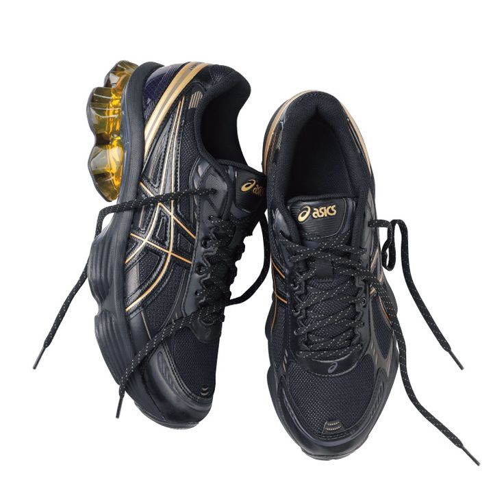 Asicsの GEL–KINETIC FLUENT