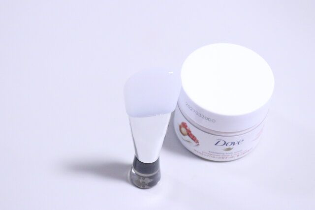 ダイソー シリコーンミニブラシ 自立する