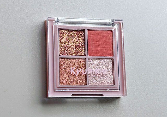 ダイソー KM ドリームアイシャドウパレット 03