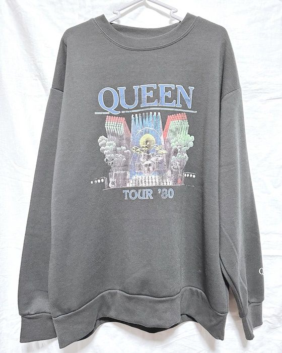 しまむら「QUEEN裏起毛ステージトレーナー」