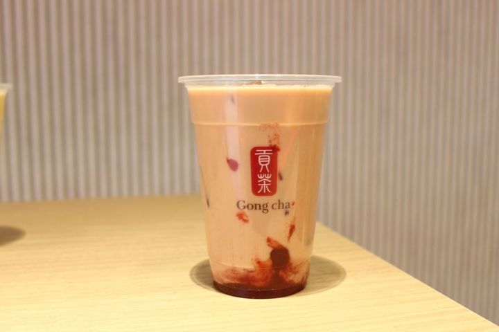 「ストロベリーアールグレイ ミルクティー」(S 520円 M 570円 L 660円)