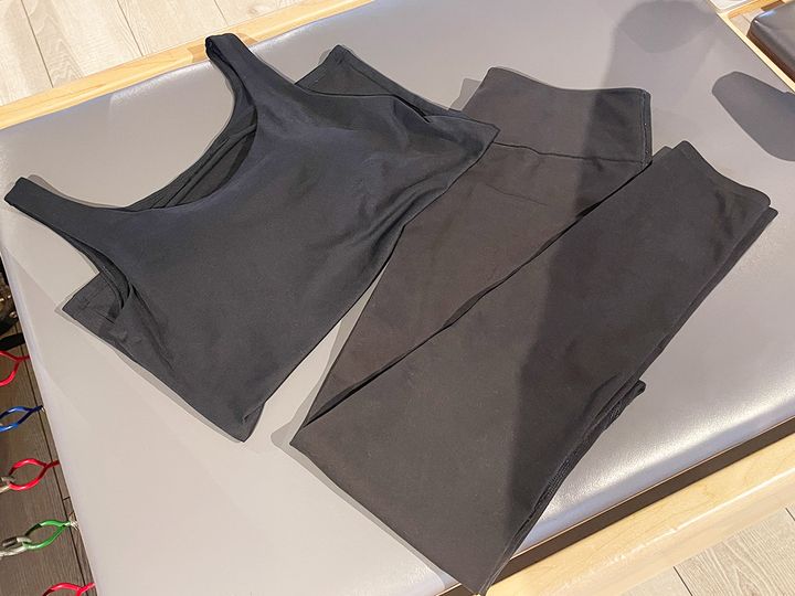 「レンタルウェア」上下各300円 ※体験レッスンの場合は無料貸し出し