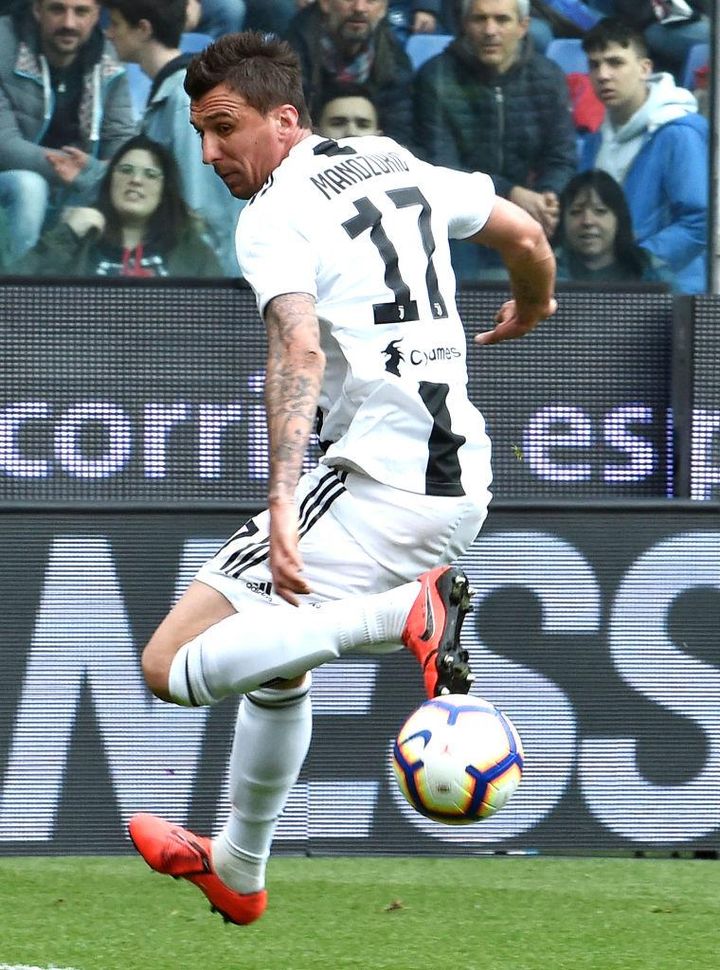 「デカいのに足元が上手かった」最強ストライカー、ベスト5