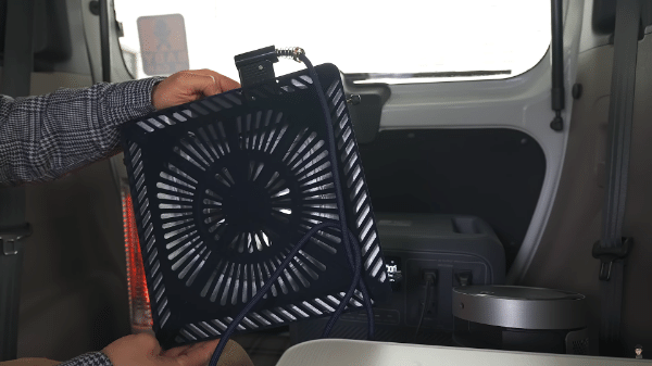 「車中泊革命が起きた」目から鱗！車中泊上級者がオススメする便利ギアが天才的すぎた