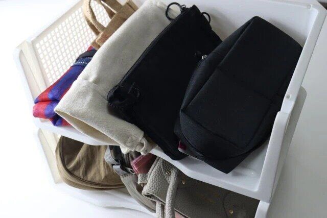 積み重ねられる収納トレー（ワイド）2