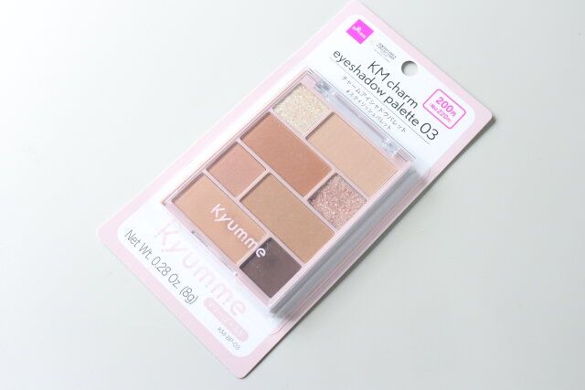ダイソー KM チャームアイシャドウパレット 03 Kyumme デザイン