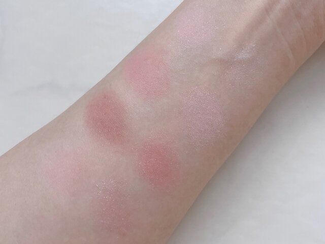 デイジーク ムードシャドウパレット 07 ラブハート 腕に付けて発色確認