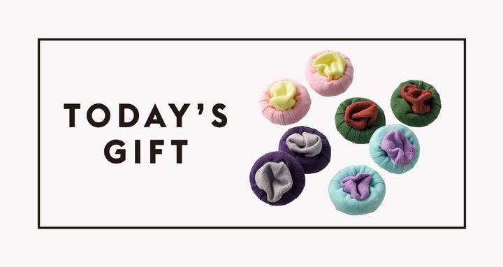 〈HOMME PLISSÉ ISSEY MIYAKE〉の靴下