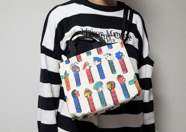 ペッツショルダーバッグ肩掛けしたところ