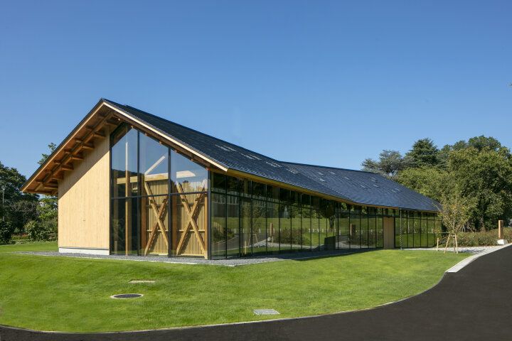 高層ビルに囲まれた都会のオアシス「新宿御苑」で春を満喫♪