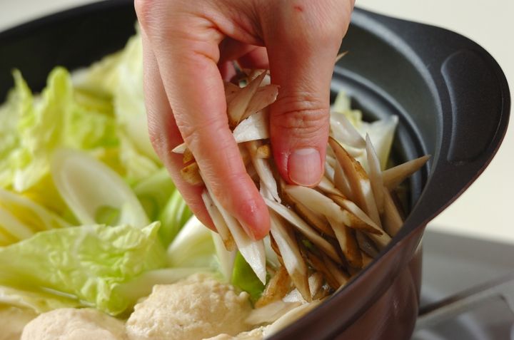 ふわふわ鶏団子と野菜の鍋の作り方3