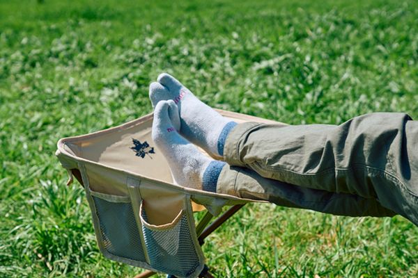 「何を買えば正解？」アイディアが画期的すぎる！キャンプを快適にするチェア＆テーブル