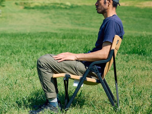 「何を買えば正解？」アイディアが画期的すぎる！キャンプを快適にするチェア＆テーブル