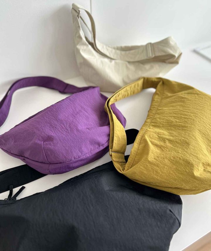 画像: 【Uniqlo U】ショルダーバッグナイロン各¥2,990 www.uniqlo.com