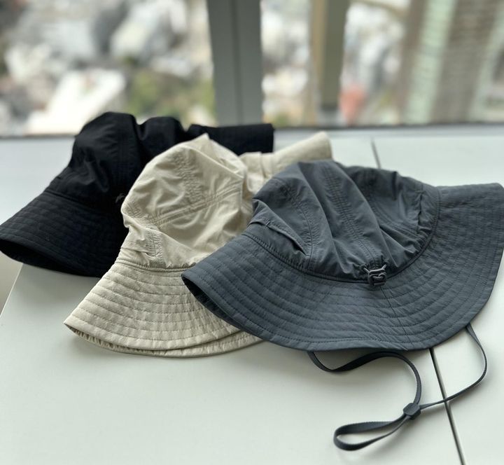 画像: 【Uniqlo U】UVカットハット各¥2,990 www.uniqlo.com