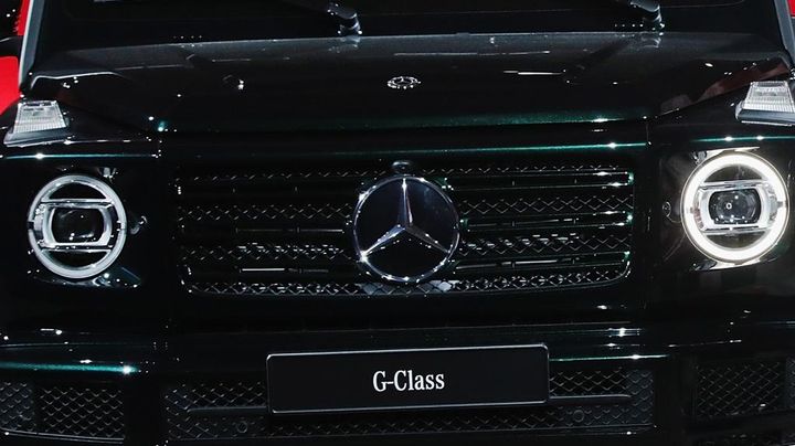 65億円で移籍したアジアの21歳スター、代表戦のために帰国！メルセデス・ベンツ G-Classを贈呈される