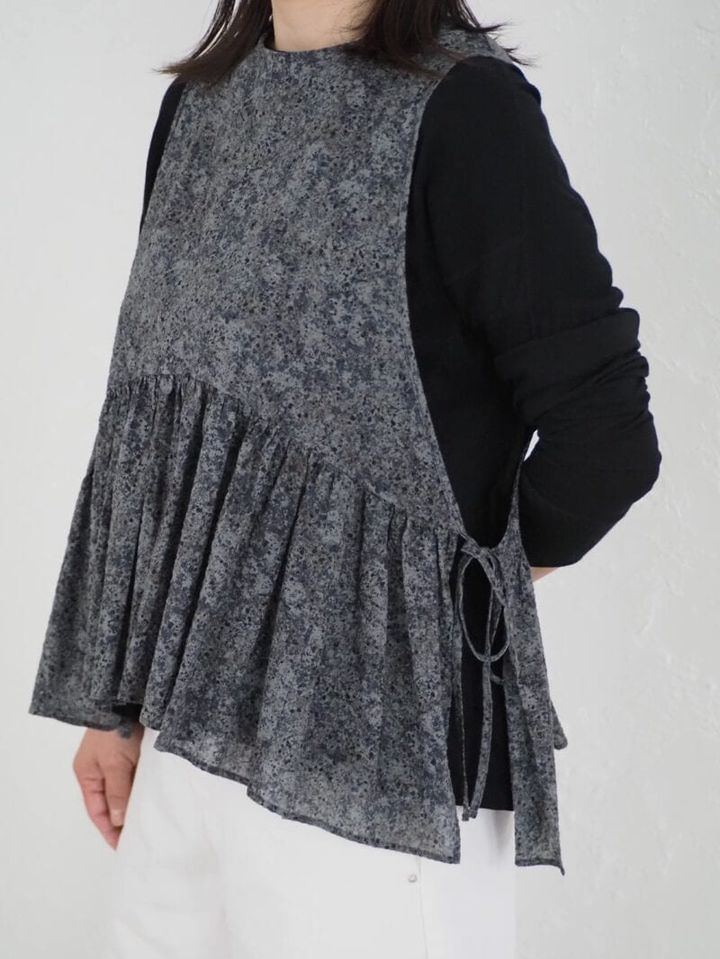 リバティプリントのベスト