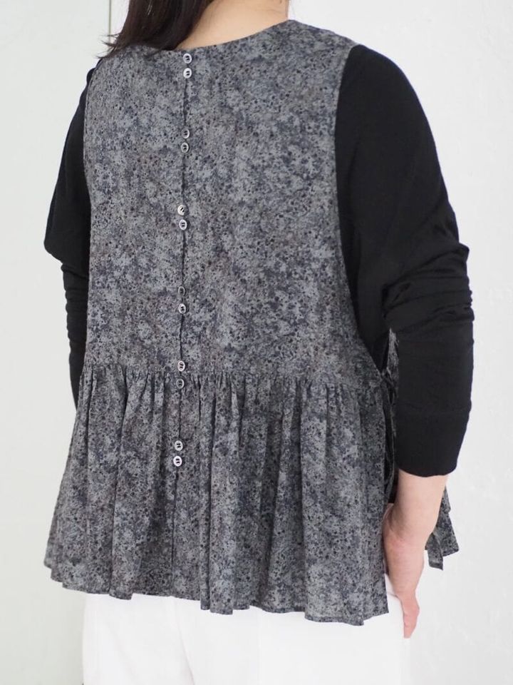 リバティプリントのベスト