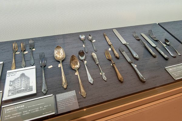 ギネス認定の世界最大スプーン＆フォークを知ってる？キャンプギアに活かされている技術とは？