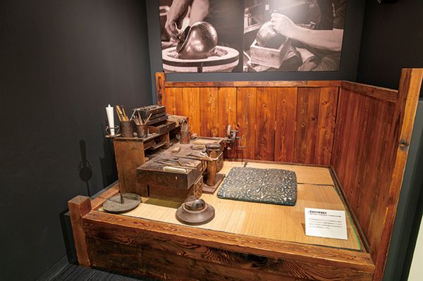 ギネス認定の世界最大スプーン＆フォークを知ってる？キャンプギアに活かされている技術とは？