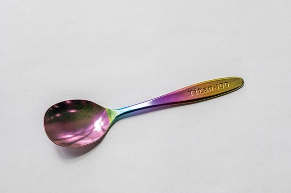 ギネス認定の世界最大スプーン＆フォークを知ってる？キャンプギアに活かされている技術とは？