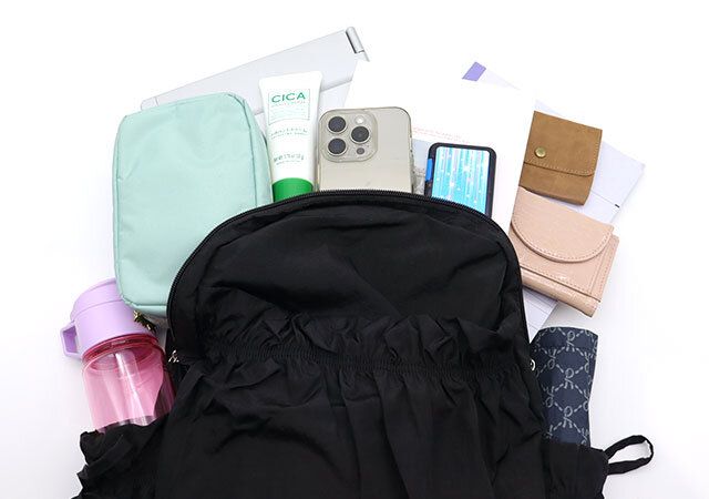 宝島社ムック付録のSISTER AUDREYの黒リュック8