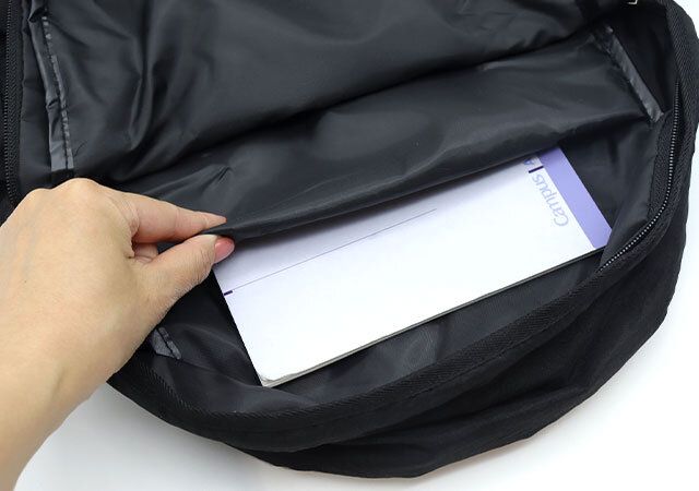 宝島社ムック付録のSISTER AUDREYの黒リュック7