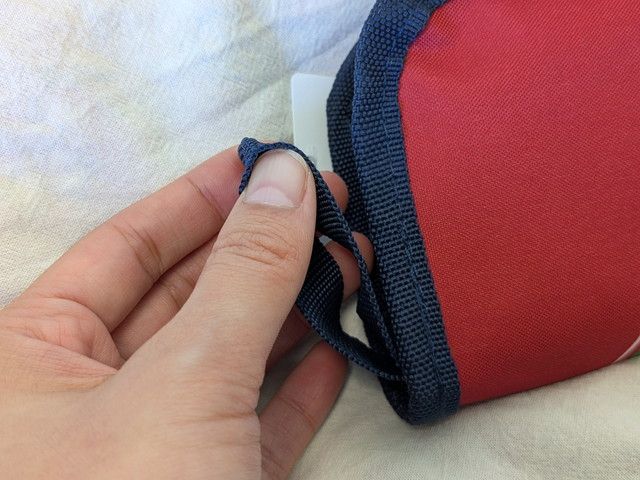 広島東洋カープのキャラクター・カープ坊やの折りたたみチェア