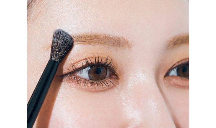 吉田朱里 美容術 落ちない アイブロウ