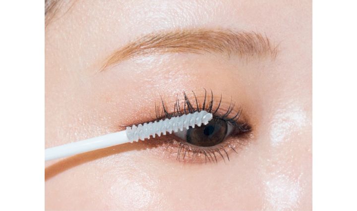 吉田朱里 美容術 落ちない マスカラ