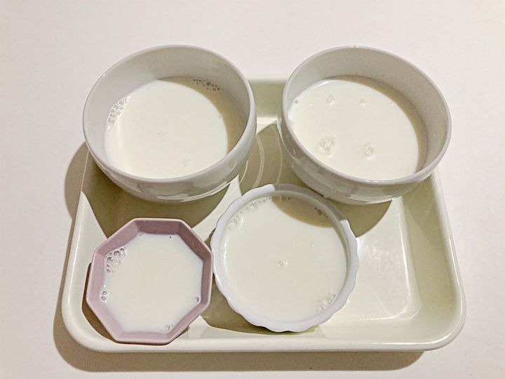 型に液体を入れた様子