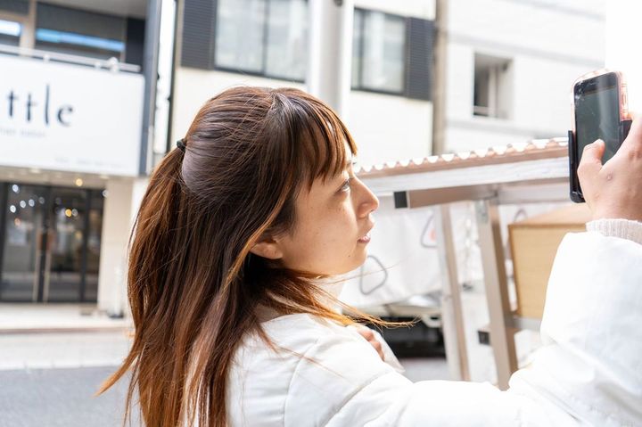 Instagramのストーリーズに現在地を投稿