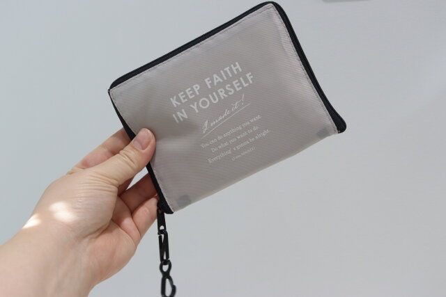 ダイソー 肩にかけられるショッピングバッグ