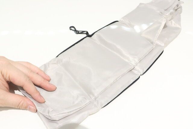 ダイソー 肩にかけられるショッピングバッグ 収納