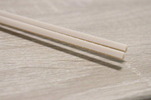 ダイソー 先が直接つかない菜箸（Cooma） スタンド 先端が付かない