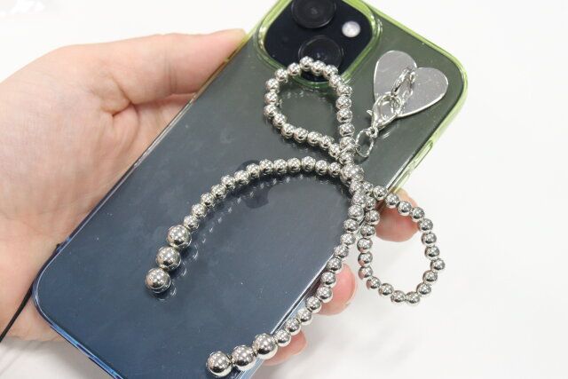 スマホチャーム（ビッグリボン、2P） 使用例