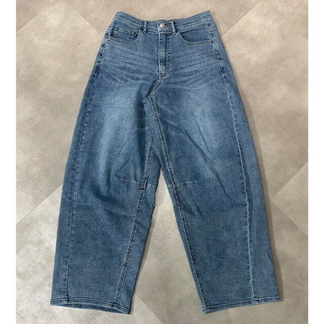 しまむらのストレッチバレルレッグデニムパンツ