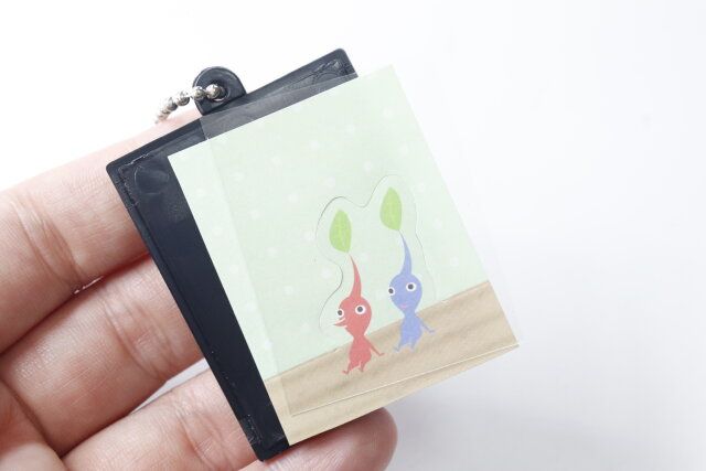 ダイソー ミニフォトフレームキーホルダー 台紙