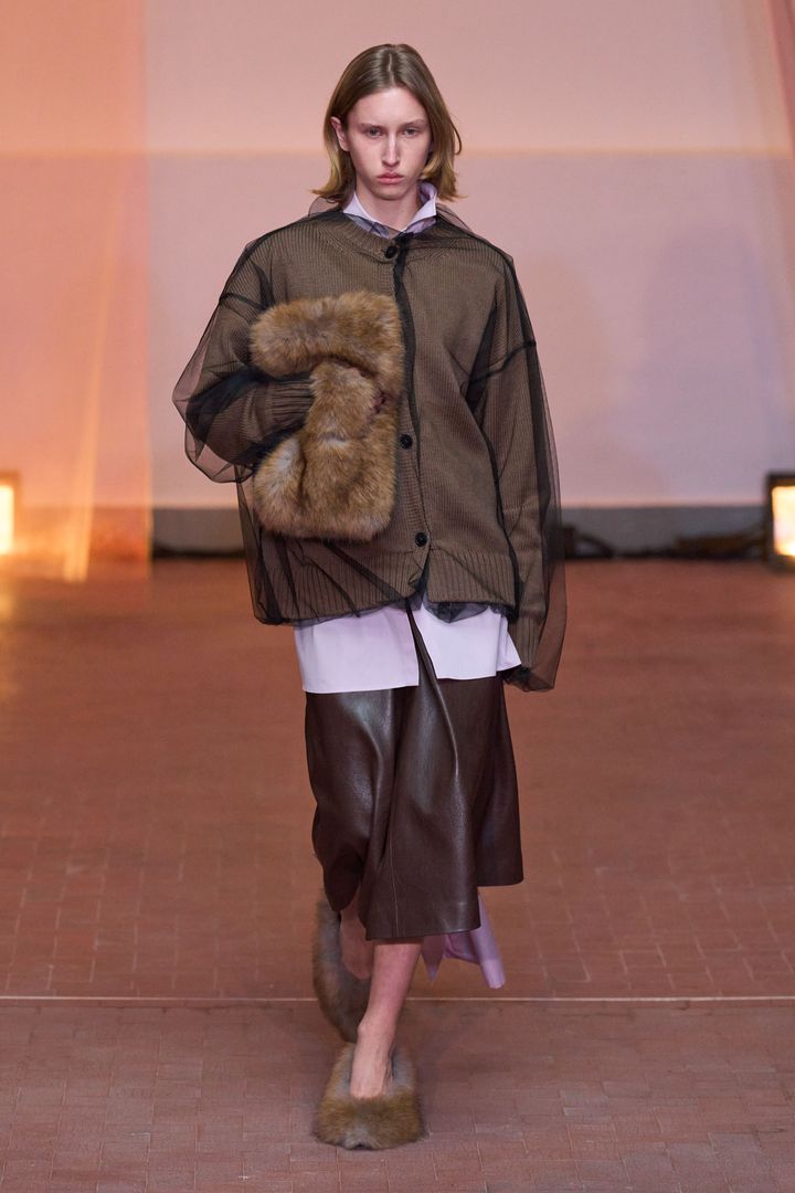 エムエスジーエム 2025-26年秋冬コレクションより。