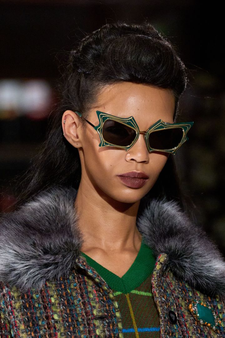 アナ スイ 2025-26年秋冬コレクションより。