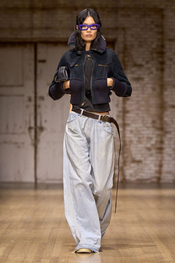 コーチ 2025-26年秋冬コレクションより。