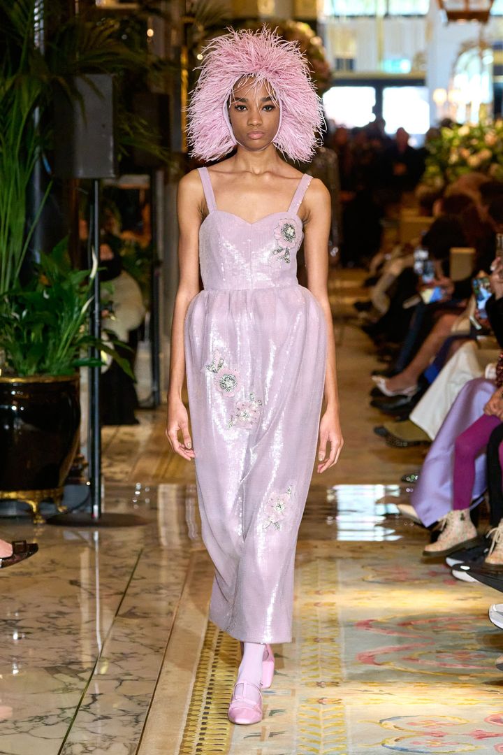 フーシャン・ツァン 2025-26年秋冬コレクションより。