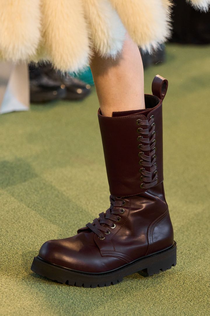 ラバンヌ 2025-26年秋冬コレクションより。