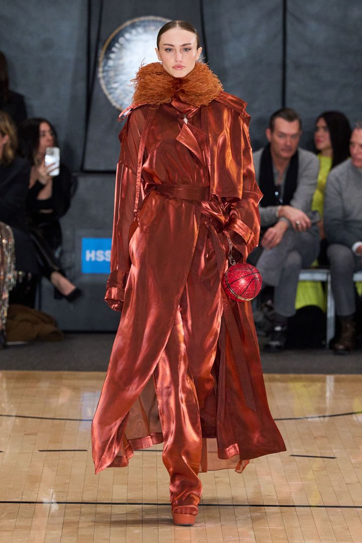 ラポワント 2025-26年秋冬コレクションより。